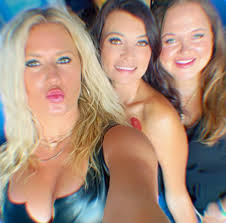 CCMF Night 1 recap. Cell signal: weak. Memories: strong. Only pics I got  before my phone died 😫