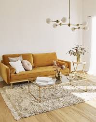 Feminine Retro Tocchi Dallo Stile Vintage Si Fondono Ad Elementi Moderni In Questo Look Dai Colori Caldi Il Gial Haus Deko Haus Interieurs Wohnzimmertische