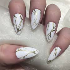 Nagel In Weiss Gold 20 Tipps Ideen Fur Trendmanikure Gold Glitter Nagel Weiss Goldene Nagel Spitze Fingernagel