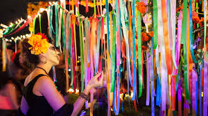 Friends and people around me are always showing me new artists that they love and that's how i learned about sabi and ended up working with her on '(drop dead) beautiful.' The Most Beautiful Altars And Costumes From Day Of The Dead At Hollywood Forever 2016