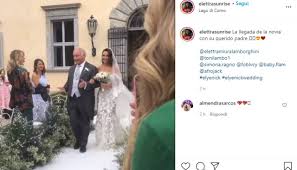 Quando ci si sposa si vuole indossare l'abito da sposa più bello possibile, il migliore in commercio, quello che lascia tutti senza fiato. Nozze Elettra Lamborghini Abiti Da Sposa Vip E Duetto Con Giusy Ferreri Foto Cronaca