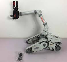 Beep I Am The 710 Kobra Irobot At Your Service Irobot Thrift Store Fashion Goodwill Finds
