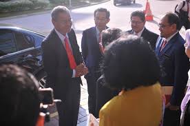 Pihak berkuasa peranti perubatan (pbpp). Kkmalaysia Auf Twitter Hari Pertama Menteri Kesihatan Yb Dr Dzulkefly Ahmad Di Ibu Pejabat Kementerian Kesihatan Malaysia Di Putrajaya Selamat Datang Daripada Kami Warga Kkm Https T Co Ivap0nex4m