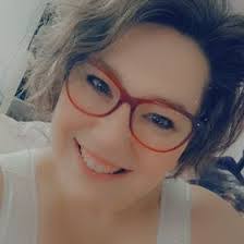 Robyn Proctor's Instagram, Twitter & Facebook