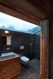 360 Kleines Chalet In Gsteig Klassisches Badezimmer Badezimmer Ohne Fenster Und Klassische Bader