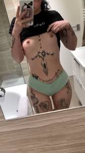 ur hot emo gf⛓ LINK IN BIOs Video on X