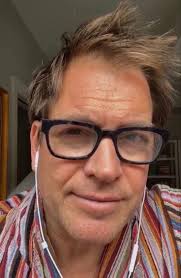 Hello dear.. my dad wish he still have fans in ncis😣if your my dad fans  and you love him so much send him rose 🌹 and flowers 💐