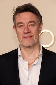 250 Peter straughan -aiheista kuvaa