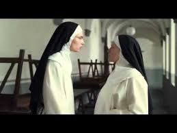 Known as the the singing nun, in french she was known as soeur sourire or sister smile. she entered the fichermont dominican convent in waterloo, belgium in 1959 and took the name soeur luc gabrielle. she had her great international hit dominique in 1963, which she wrote in honor the. Soeur Sourire Die Singende Nonne Trailer Youtube