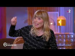 Elle explique ici à anne douhaire comment elle s'y est pris pour dessiner le spationa. Dans La Combi De Thomas Pesquet Marion Montaigne Babelio