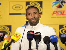Orlando Pirates Coach Under Fire! Is He the Right Man for the Job? - Imagen principal del artículo