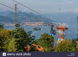 Website +39 0323 199 1007. Blick Auf Die Seilbahn Stresa Mottarone Und Den Lago Maggiore Von Der Erhohten Position Oberhalb Von Stresa Piemont Italienische Seen Italien Europa Stockfotografie Alamy