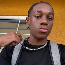 Hi my name is Corey Ballenger, I'm 18 and from South Suburbs in Matteson  Illinois. I went to Southland College Prep and was the captain of my step  team there and also