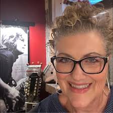 Looking for the pumpkin painted white. show me some ideas please.