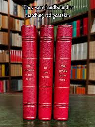 This is a UNIQUE set of first editions, first printings of The Lord Of The  Rings… There were lots of questions when we shared this incredible binding  by @stuartbrockman yesterday, so I
