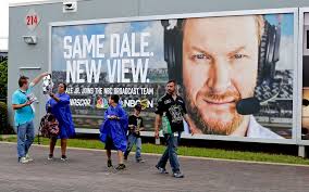 Earnhardt already a fan favorite after debut race in booth