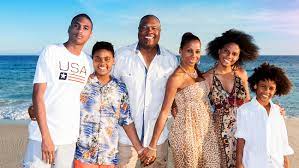 Being born on 18 september 1964, holly robinson peete is 56 years old as of today's date 1st july 2021. Own Orders Holly Robinson Peete And Rodney Peete Docuseries The Hollywood Reporter