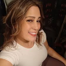 Lindsey E Wright (@lindsey.wright.1293)