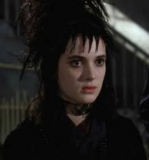Una coppia di giovani sposi muore in un incidente stradale. Beetlejuice Spiritello Porcello Il Secondo Lungometraggio Di Tim Burton