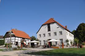 Von geseke befindet sich dieses außergewöhnliche haus Haus Thoholte Gehobene Gastronomie In Alten Mauern