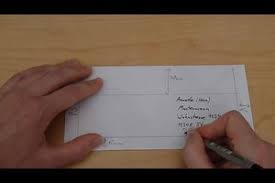 Beschriften sie nur die vorderseite des briefumschlags, damit die informationen direkt erfasst werden können. Video Briefumschlag Beschriften So Geht S Richtig