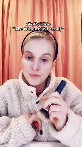 Hayley Craig's Instagram, Twitter & Facebook