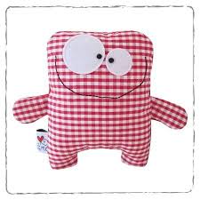 Kuschel Kuschel Knutschi Schmusi Bussi Bussi Hier Kommt Dein Neuer Bester Freund Glucksb Monster Pillows Sewing Toys Sewing Projects For Kids