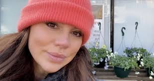 Mom of Four, 40, Dismissed ‘Trouble Swallowing’ As a Side Effect of  Changing Her Diet. It Turned Out To Be Stage Four Stomach Cancer