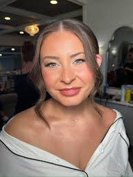 Meet Destiny, a make-up artist, stylist and photographer who creates custom  photo shoot experiences that highlights each person's unique personality.  You can chat with her business at: https://m.me/sweetheartpinup We're  excited to bring