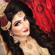 Hina khan HK/American qualified makeupartist/HINA'S beauty lounge