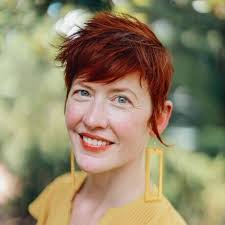 Molly Braswell's Instagram, Twitter & Facebook