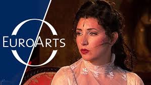 Interview with Thomas Hampson about "La Traviata"