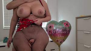 En El Día De La Madre, Mi Curvy Step Mom Dijo que Se Quitara El Condón y Cr  - Pornhub.com