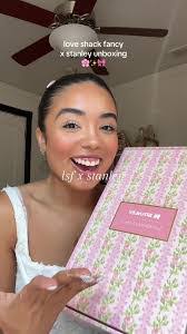 Kellie Winter's Instagram, Twitter & Facebook