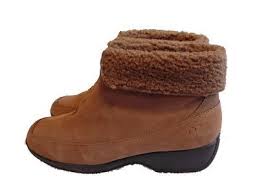 How To Waterproof Ugg Boots Ehow Clean Suede Boots Ugg Waterproof Boots Uggs