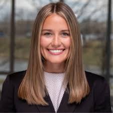 I am excited to share that I received the GR8PL8 and the Initial  Registration Representative Crown for the month of February! 💚🚘This past  month I helped train two new hires, shadowed a