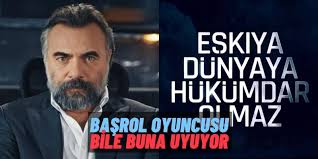 Oktay kaynarca önceki gün arkadaşlarıyla bebek'teki lucca kafe'de. Eskiya Dunyaya Hukumdar Olmaz In Hizir I Oktay Kaynarca Yine Cok Iddiali Dizi Setimiz Tez Konusu Olmali