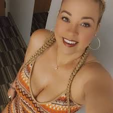 Deana Baker (@beauty_withonedimple)