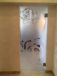 Porta In Vetro Battente Con Cerniere E Lavorazione Sabbiatura Glass Doors Interior Door Glass Design Frosted Glass Design