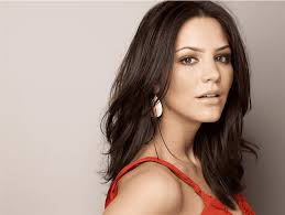 Hair is more important to american idol's narratives than the phrase singing competition might let on, and when this rhode island wedding singer chopped her blonde locks and dyed them. Katharine Mcphee American Idol Singer Beautiful Terrified Angelina Jolie Celebrities Black Hair Girl Png Pngwing