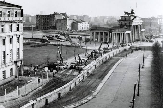 Image result for berlin wall 1961"