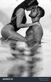 Lo mejor en la categoría «Erotismo pareja» de imágenes, fotos de stock e  ilustraciones libres de regalías | Shutterstock