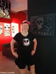 Auf der rückseite spielergebnis und mannschaftsaufstellung. Der Fc St Pauli Herz Und Widerstand Im Hamburger Kiez Blog Inberlin