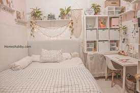 Kamar tidur sederhana cenderung menggunakan perabot atau furniture dasar yang berukuran cukup besar, sehingga perlu perencanaan yang matang agar tata letak setiap perabot tidak mengganggu aktivitas di dalam kamar. 6 Desain Kamar Tidur Sederhana Ukuran 3 X 2 M Homeshabby Com Design Home Plans Home Decorating And Interior Design