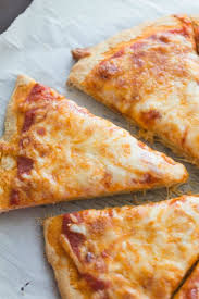 Bisquick Pizza Dough Recipe No Yeast Bisquick Pizza Dough Recipe How To Make A Simple Yeast Free Pizza Crust With Biscuit Mix Bisquick Recipes Recipes Bisquick Pizza Dough Recipe