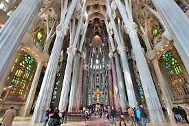 Una Maravilla Del Mundo La Sagrada Familia De Gaudi En Barcelona La Sagrada Familia Barcelona Sagrada Familia Y Sagrada Familia Interior