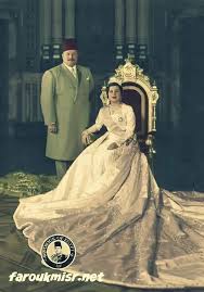 الملك فاروق الأول مع زوجته الثانيه الملكه ناريمان Egyptian Actress Egyptian Beauty Old Egypt
