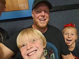 We had a great time at the Granbury skating rink again. The kids love it  here. We're making it a weekly event