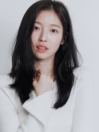 profile ARIN 🌸💕 styling for @ye._.vely618 photographer @nasodam makeup  @glosss_bobo hair @glosss_official