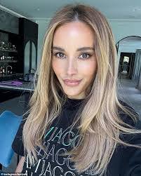 Billie Judd's Instagram, Twitter & Facebook